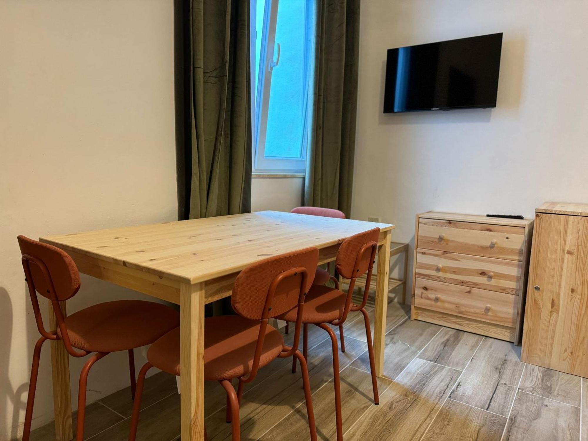 Balzan Dragon'S Den Hostel מראה חיצוני תמונה